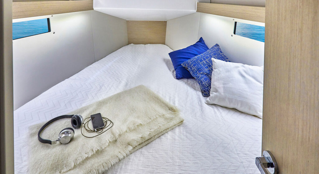 Beneteau Oceanis 34.1 SeaCoyote 11