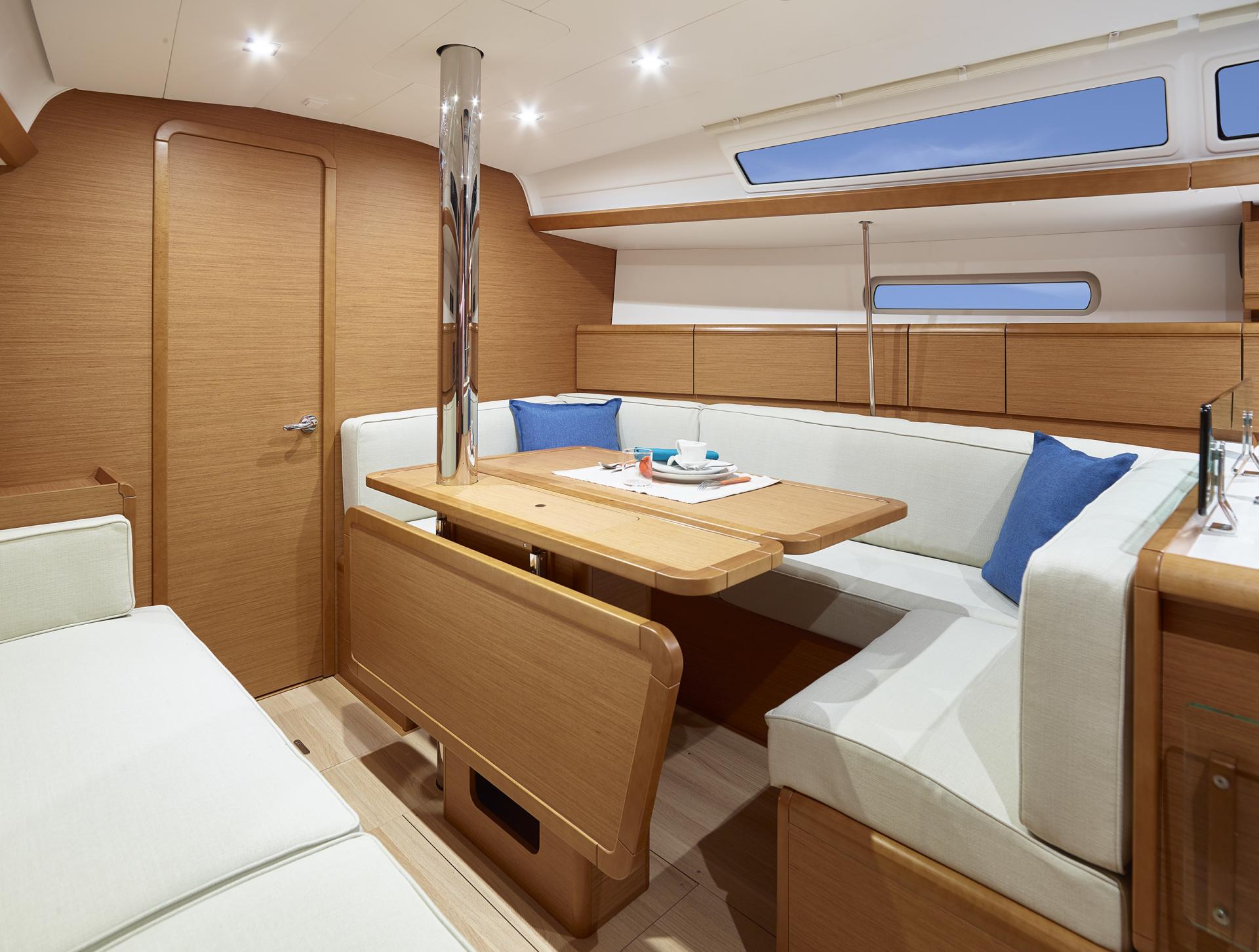 Jeanneau Sun Odyssey 389 (2)