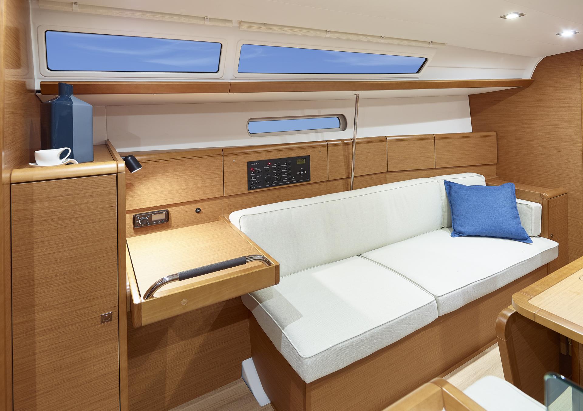 Jeanneau Sun Odyssey 389 (3)
